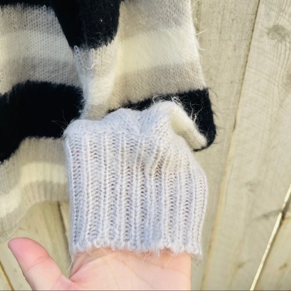 Easel Los Angeles Striped Bohemian Casual Sweater Size Large - Picture 14 of 16